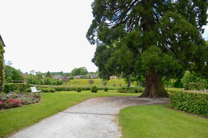 Logis Hotel Restaurant De La Poste Le Mêle-sur-Sarthe Екстериор снимка