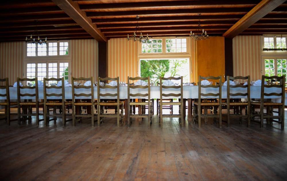 Logis Hotel Restaurant De La Poste Le Mêle-sur-Sarthe Екстериор снимка