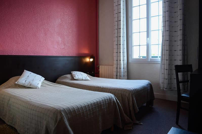 Logis Hotel Restaurant De La Poste Le Mêle-sur-Sarthe Екстериор снимка